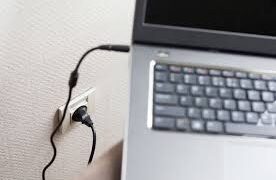 charge-baterai-laptop