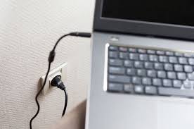 charge-baterai-laptop